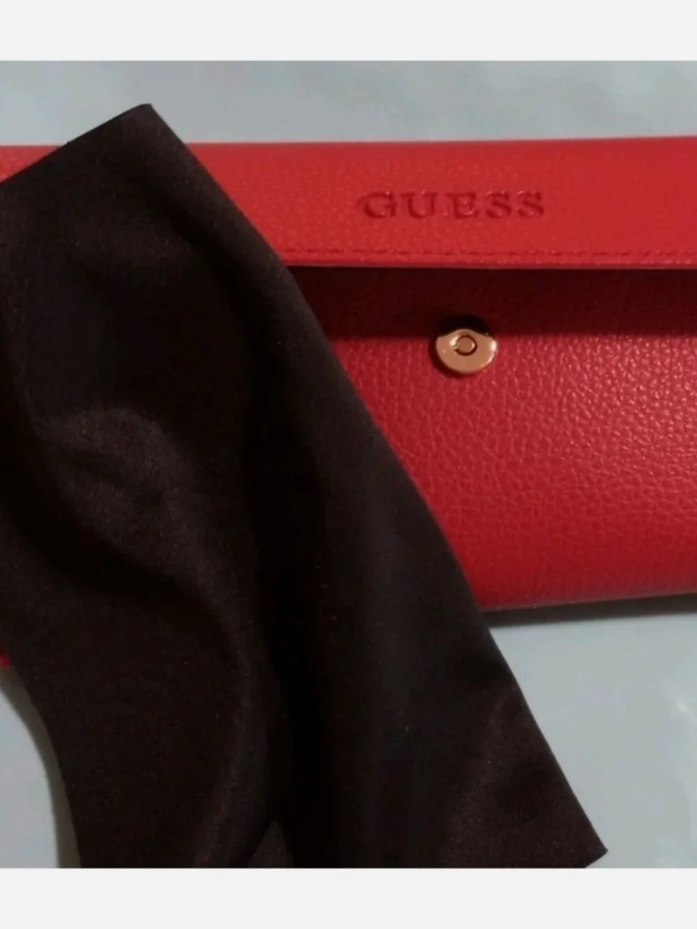 GUESS Red Eyeglasses Sunglasses Case Pebbled Logo w/ Black Cleaning Cloth